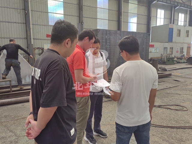 热烈欢迎非洲客户来麻豆AV电影院在线观看实地考察生物质欧美三级片麻豆机