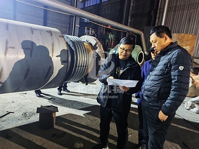 湖北客户不惧严寒,夜幕下坚定来厂考察稻壳欧美三级片麻豆机